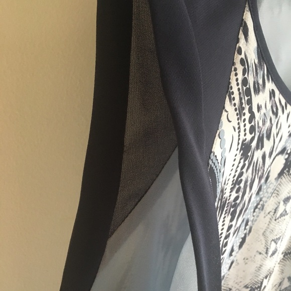 cAbi animal print top fully lined size small - Picture 4 of 10